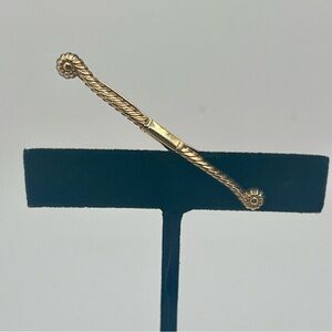 Hadley, Vintage Gold Tone., Art
Deco Tie Bar - made in USA. Two inches.